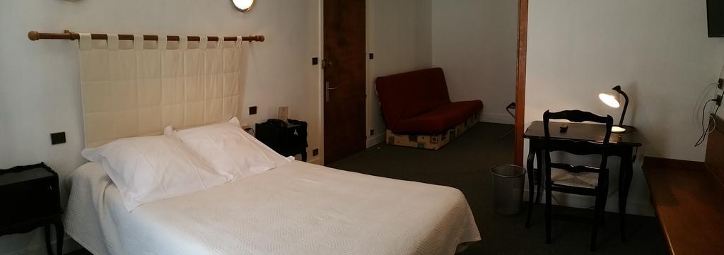 Hotel A Notre Dame Ла-Шатр Екстер'єр фото