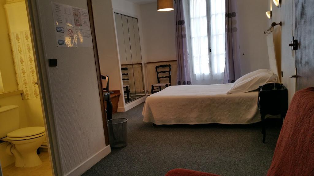 Hotel A Notre Dame Ла-Шатр Екстер'єр фото